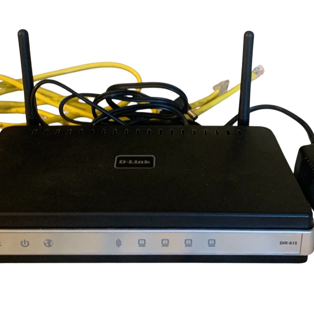 D-Link Black and Silver Wireless Router - Picture 6 of 8